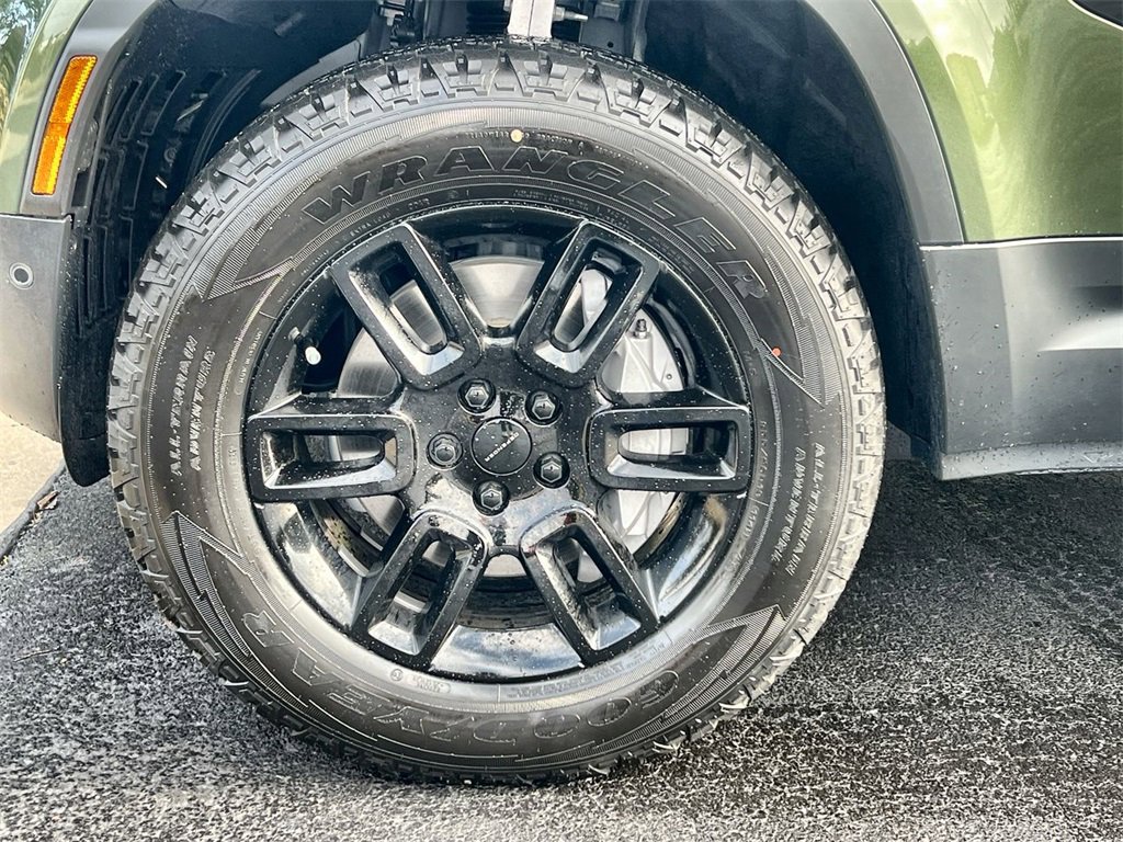 Used 2026 Land Rover Defender 110 S image 10