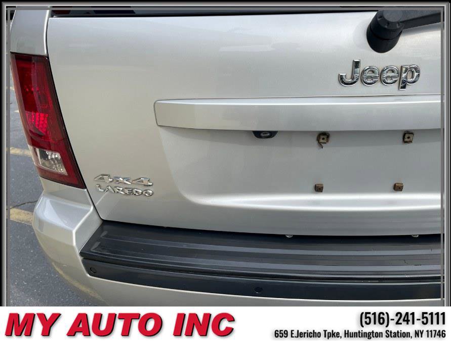 Used 2010 Jeep Grand Cherokee Laredo image 31