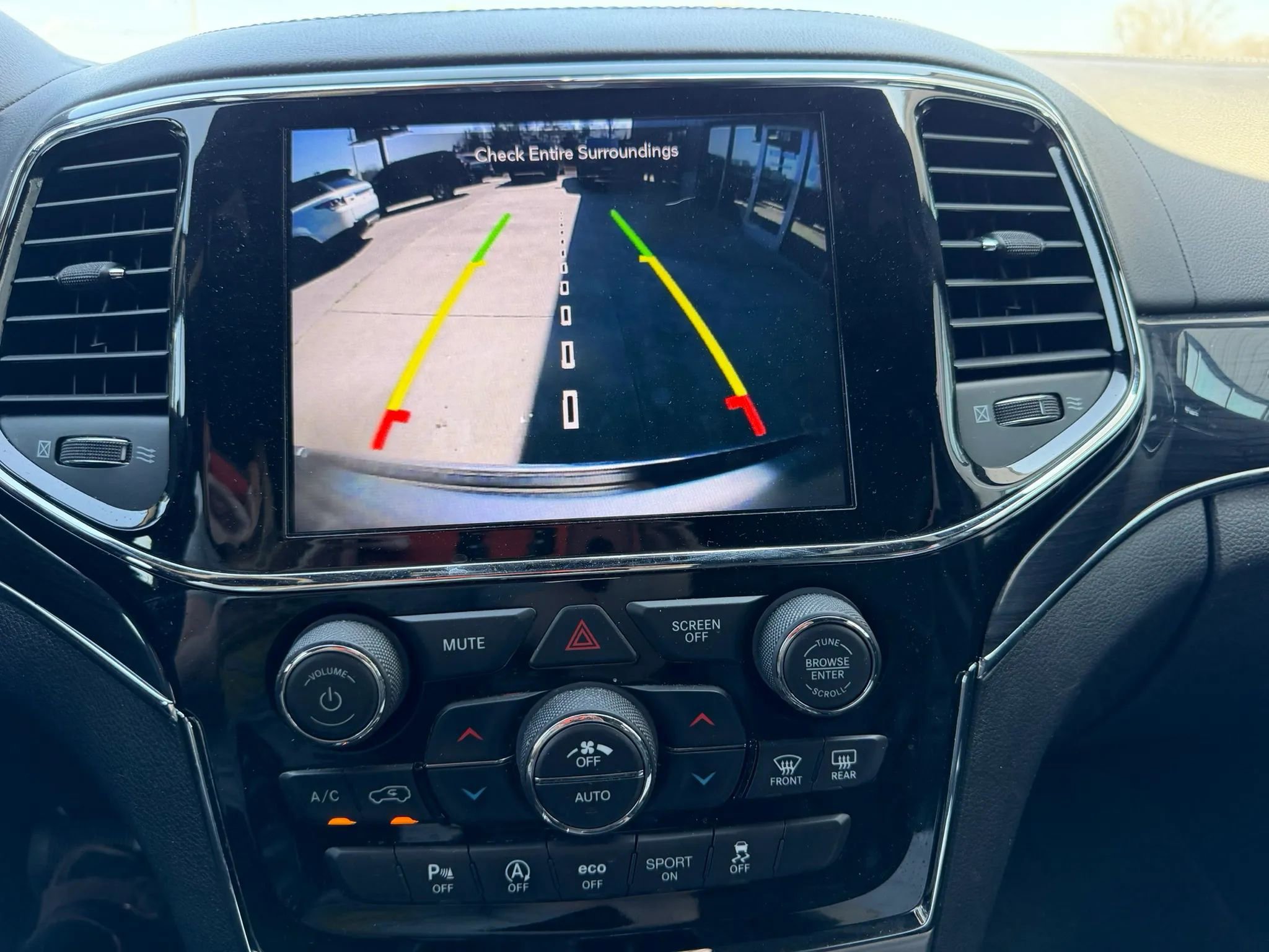 Used 2019 Jeep Grand Cherokee Overland image 25