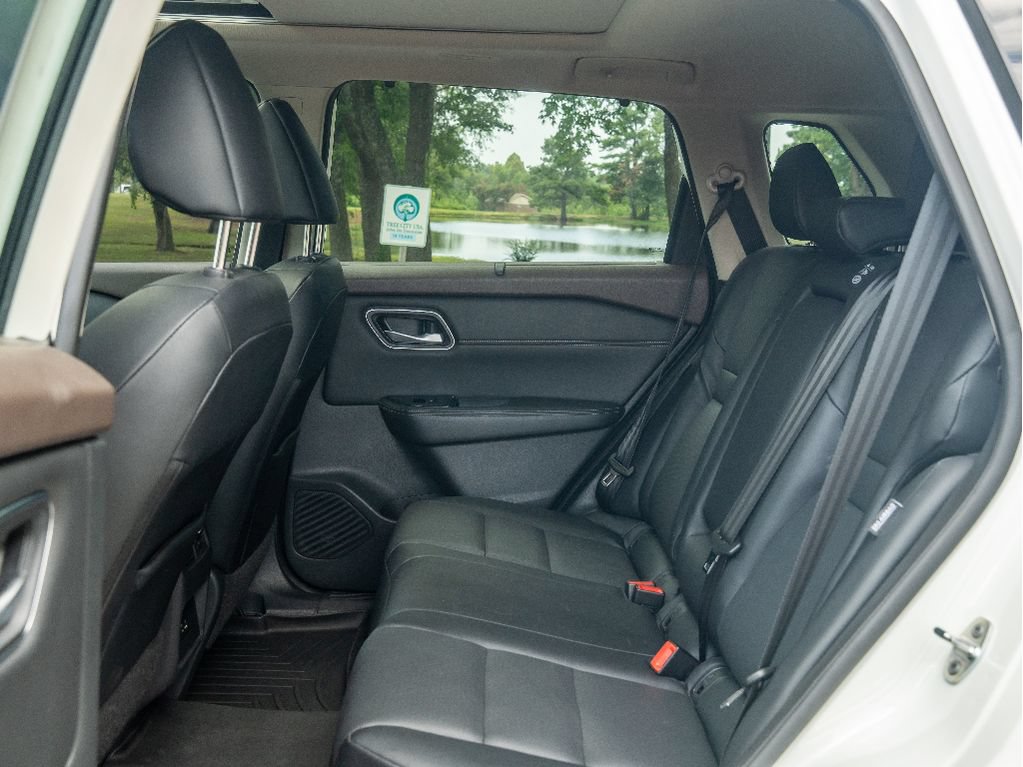 Used 2021 Nissan Rogue SV w/ Premium Package FWD image 15