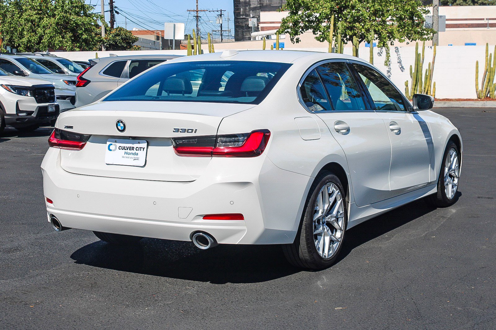 Used 2025 BMW 330i xDrive Sedan image 9