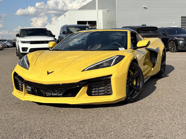 Used 2025 Chevrolet Corvette Z06 RWD image 3