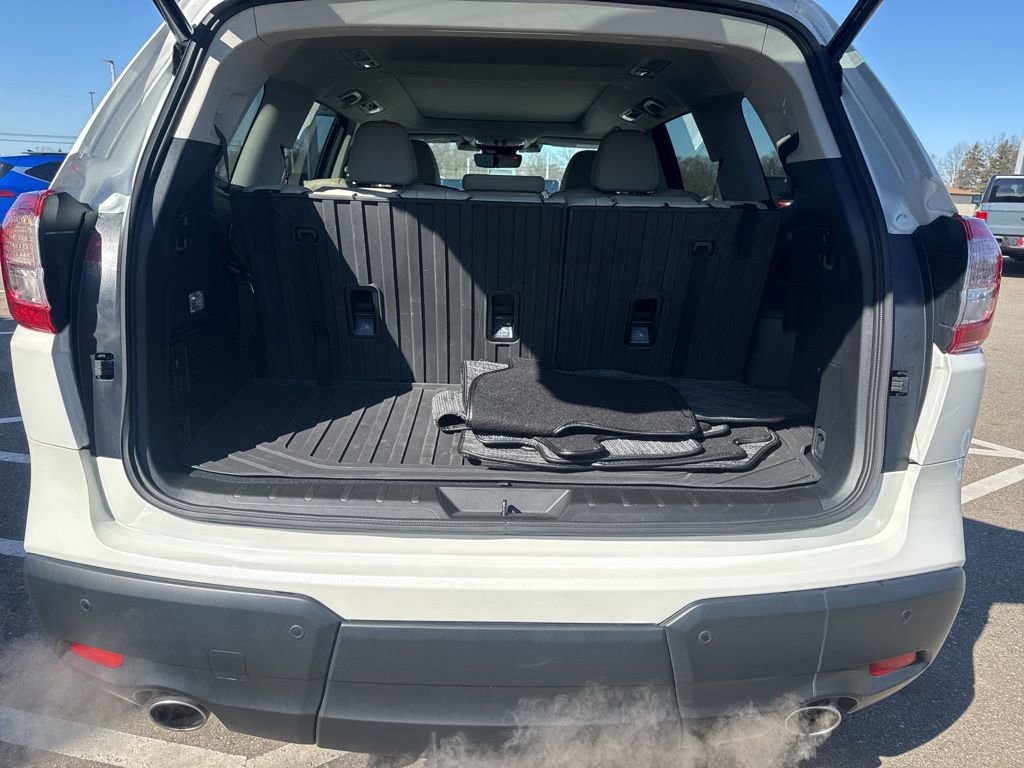 Used 2024 Subaru Ascent Limited w/ Technology Package AWD/4WD image 10