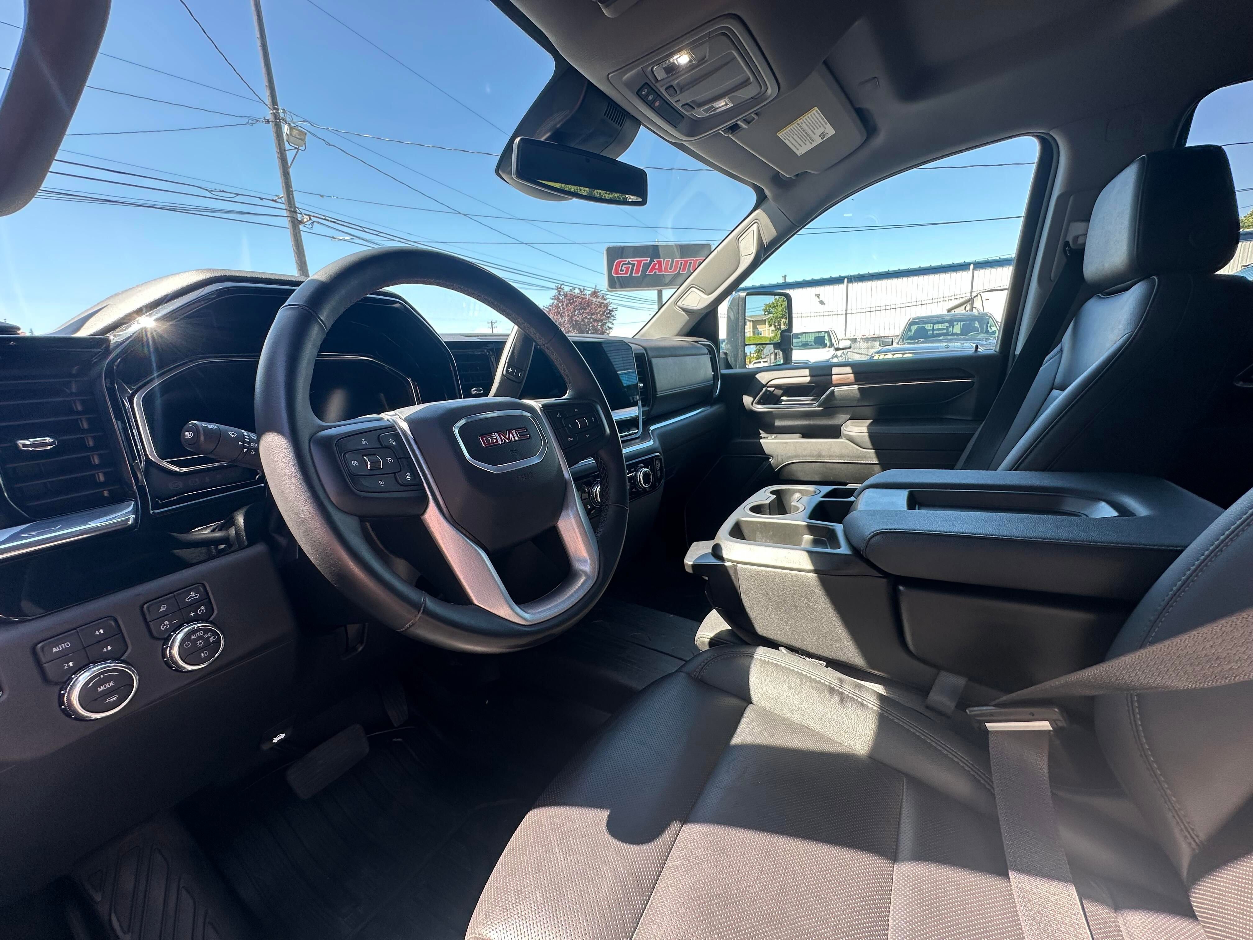 Used 2024 GMC Sierra 3500 SLT w/ X31 Off-Road Package image 9
