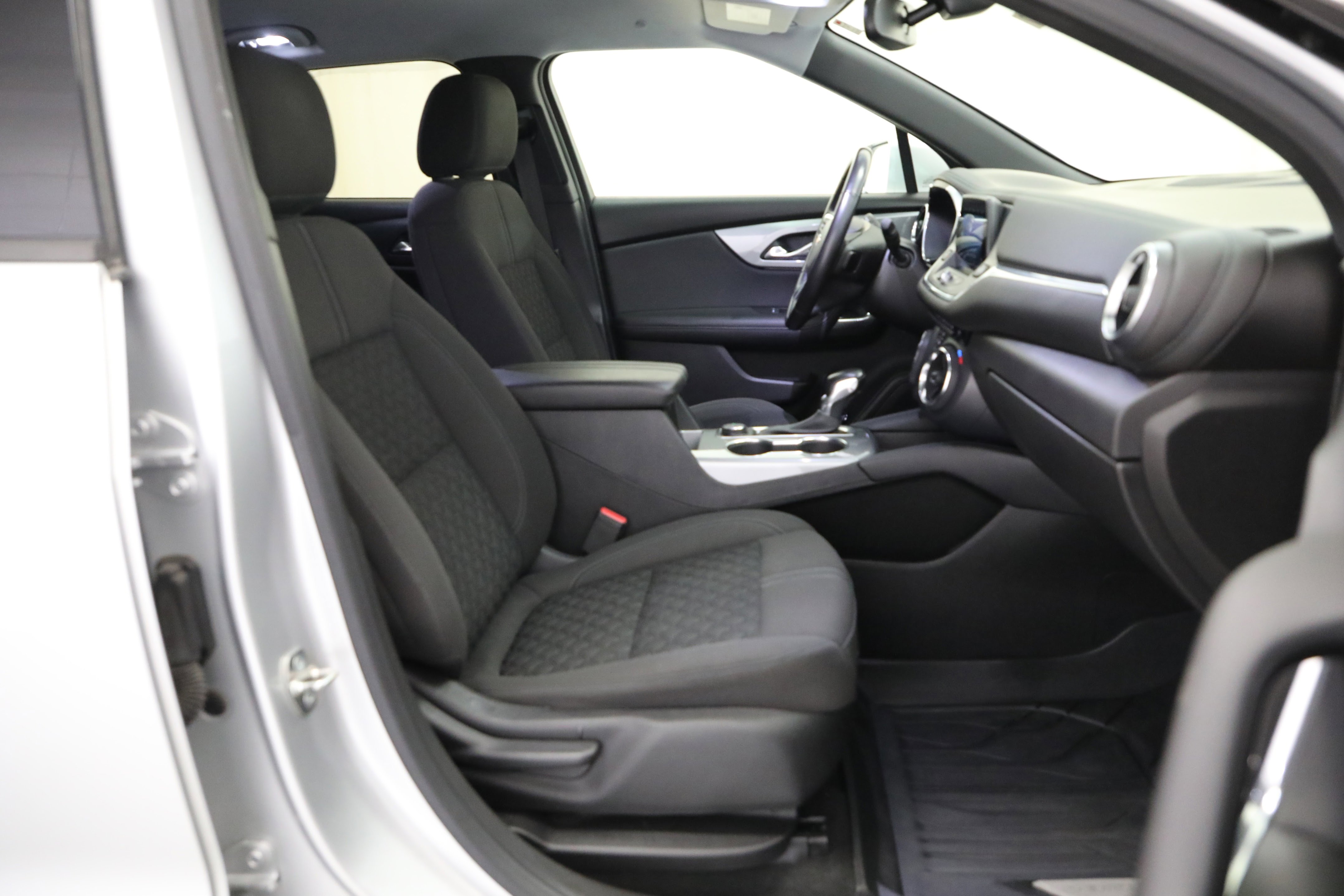 Used 2020 Chevrolet Blazer LT image 9