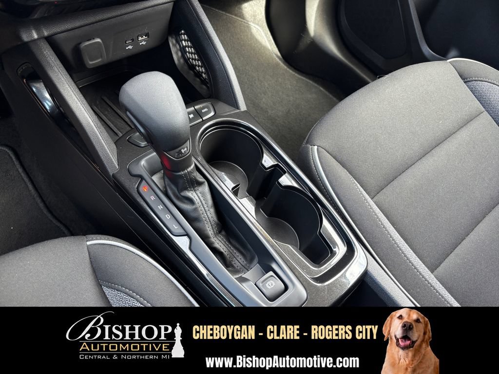 Used 2025 Chevrolet TrailBlazer LT AWD/4WD image 16