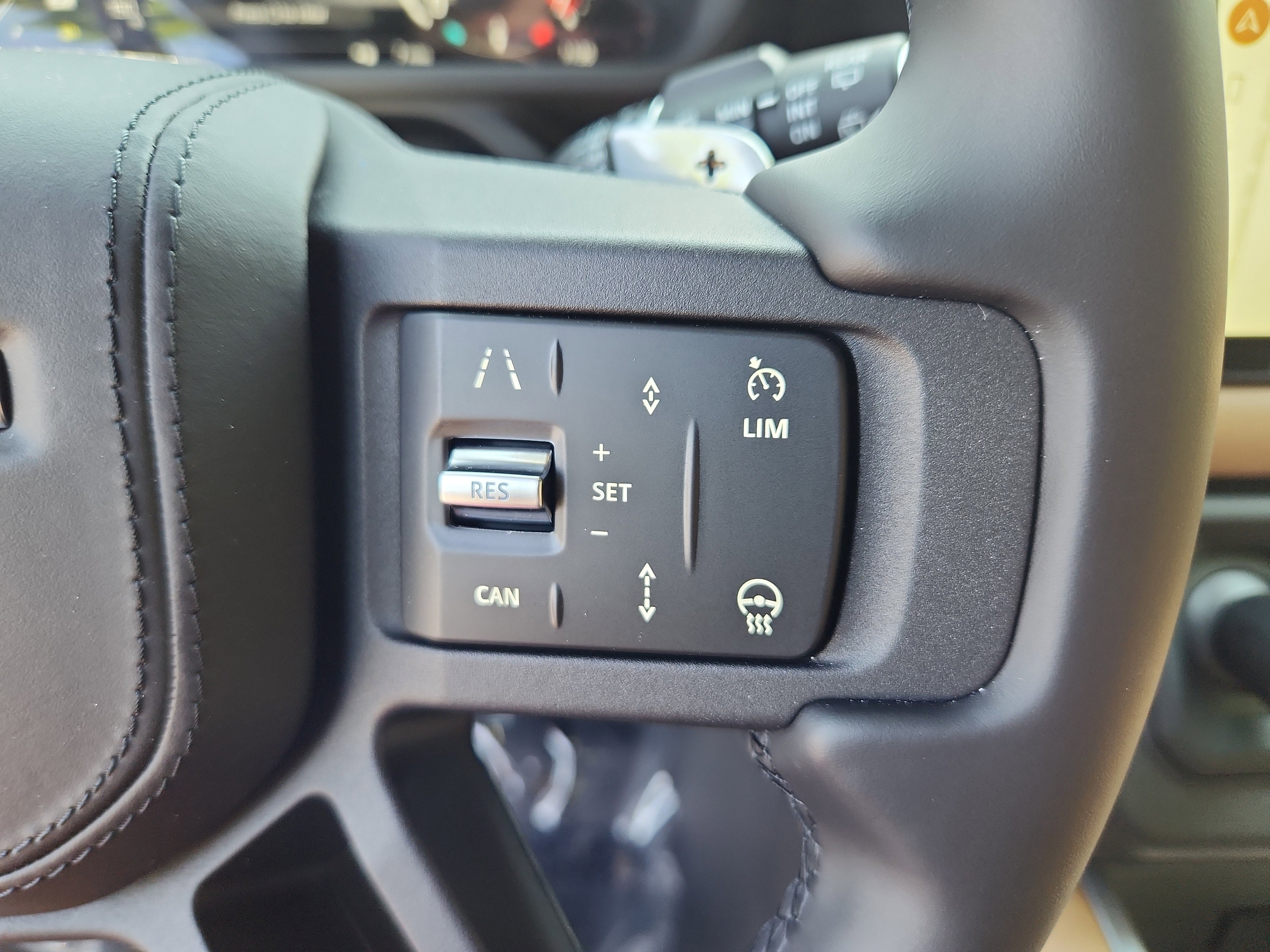 Used 2025 Land Rover Defender 130 V8 image 18