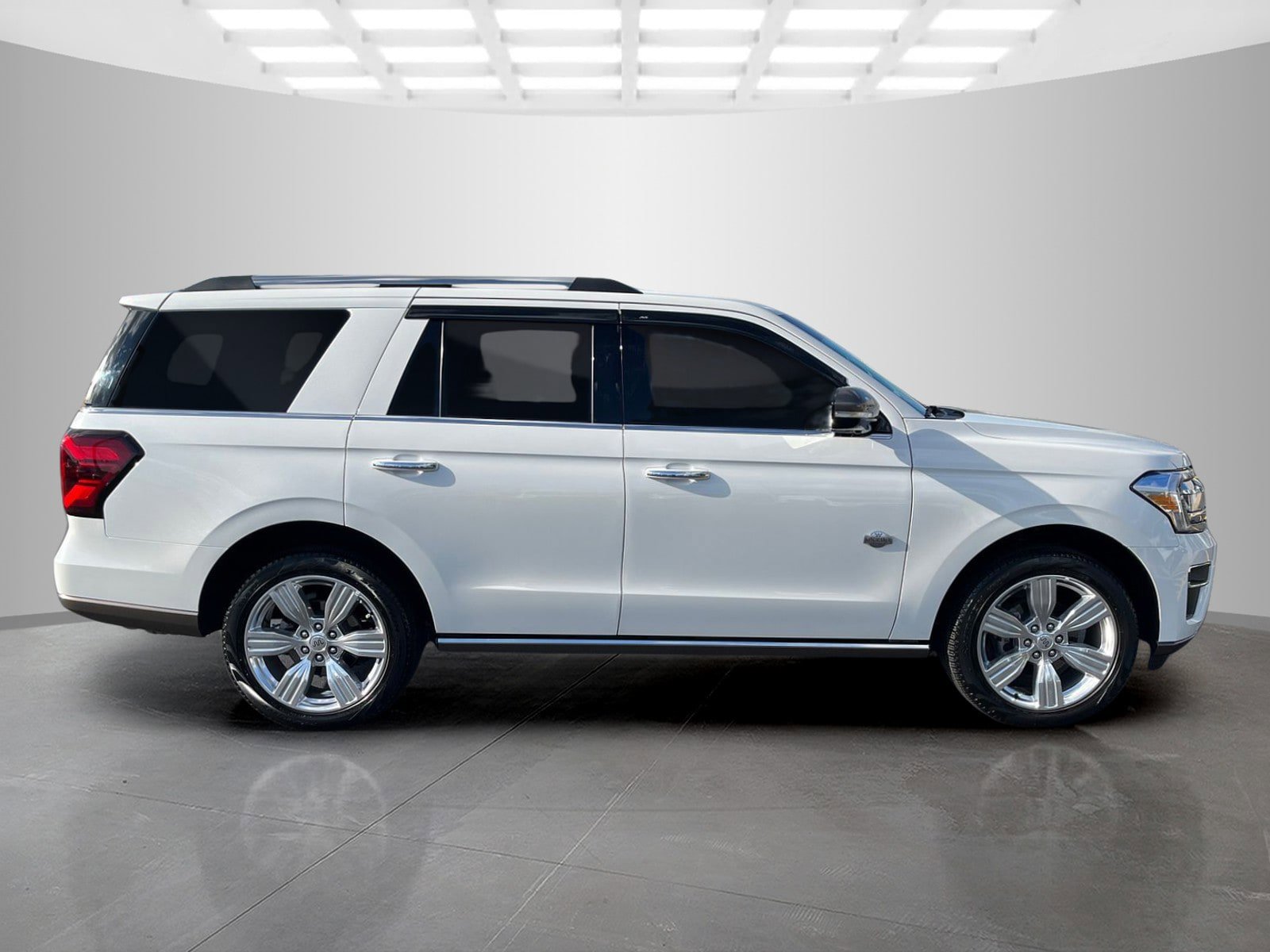 Used 2024 Ford Expedition King Ranch image 3