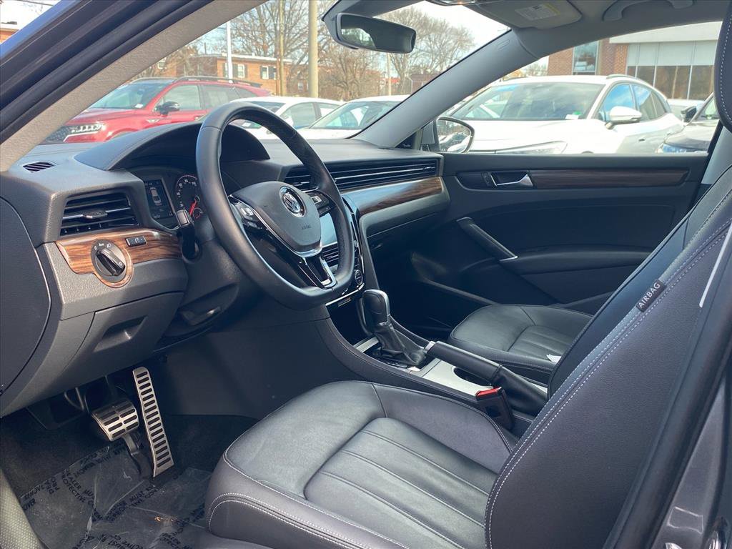 Used 2020 Volkswagen Passat 2.0T SEL image 12