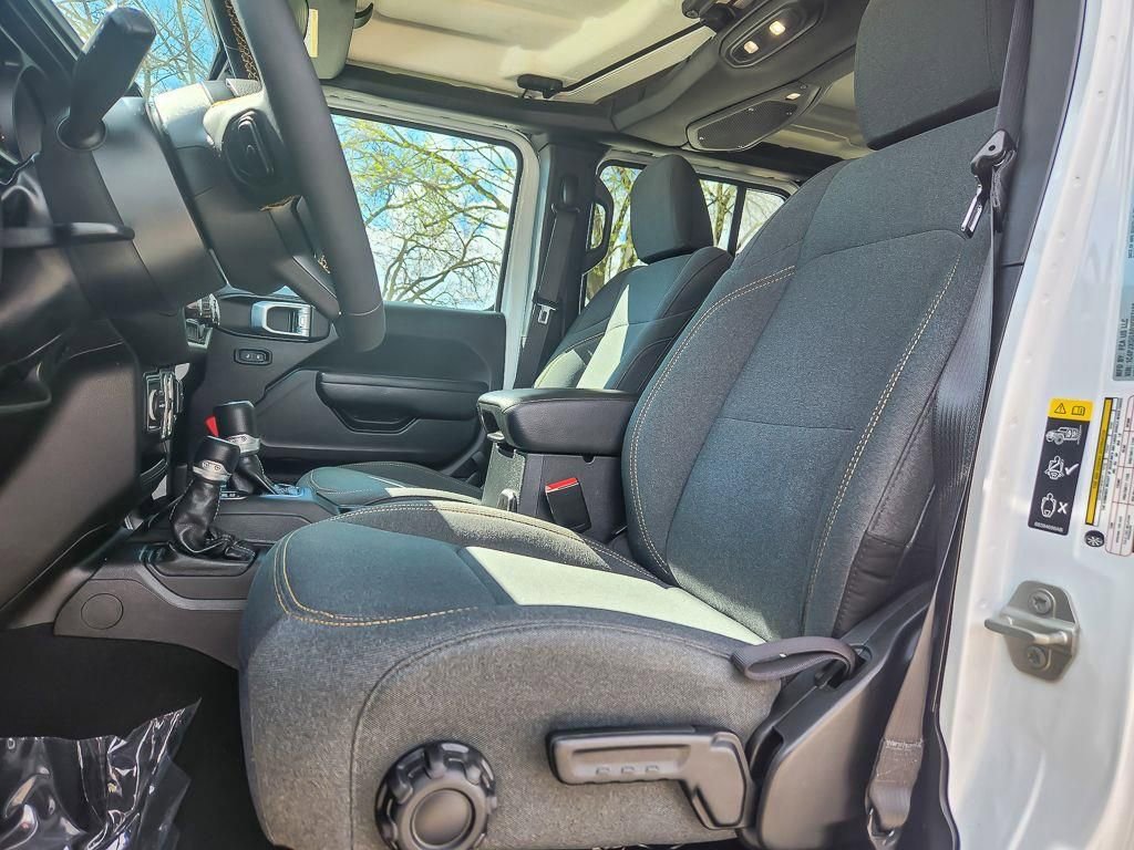 Used 2024 Jeep Wrangler Sport S AWD/4WD image 8