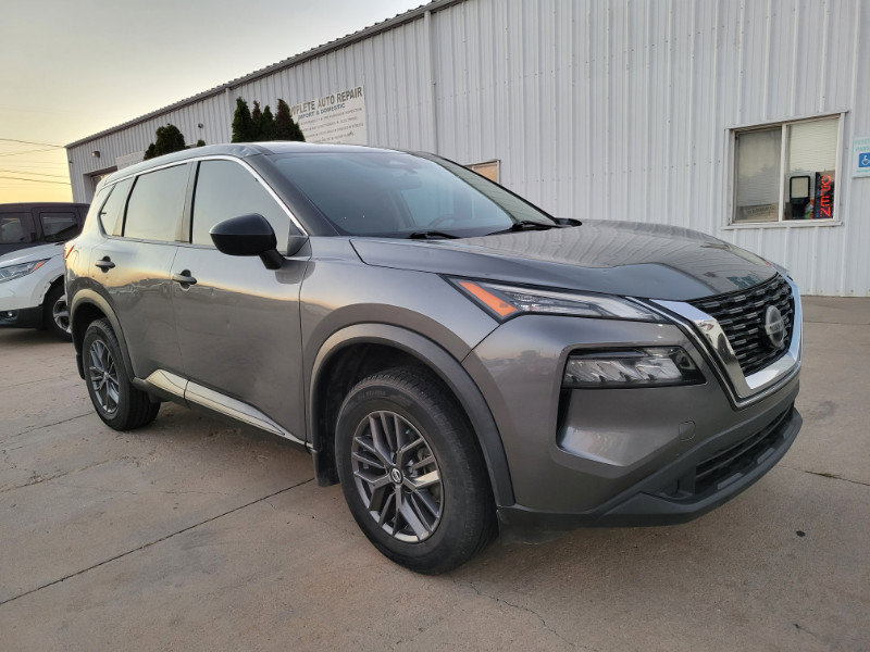 Used 2021 Nissan Rogue S image 1