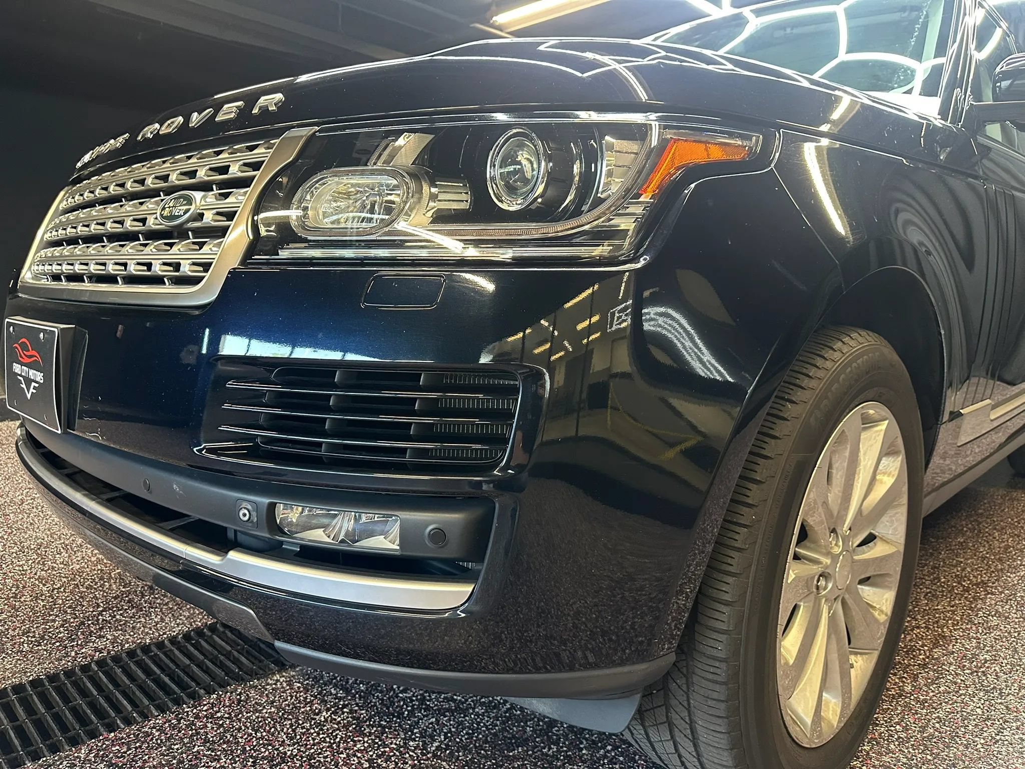 Used 2014 Land Rover Range Rover HSE AWD/4WD image 36