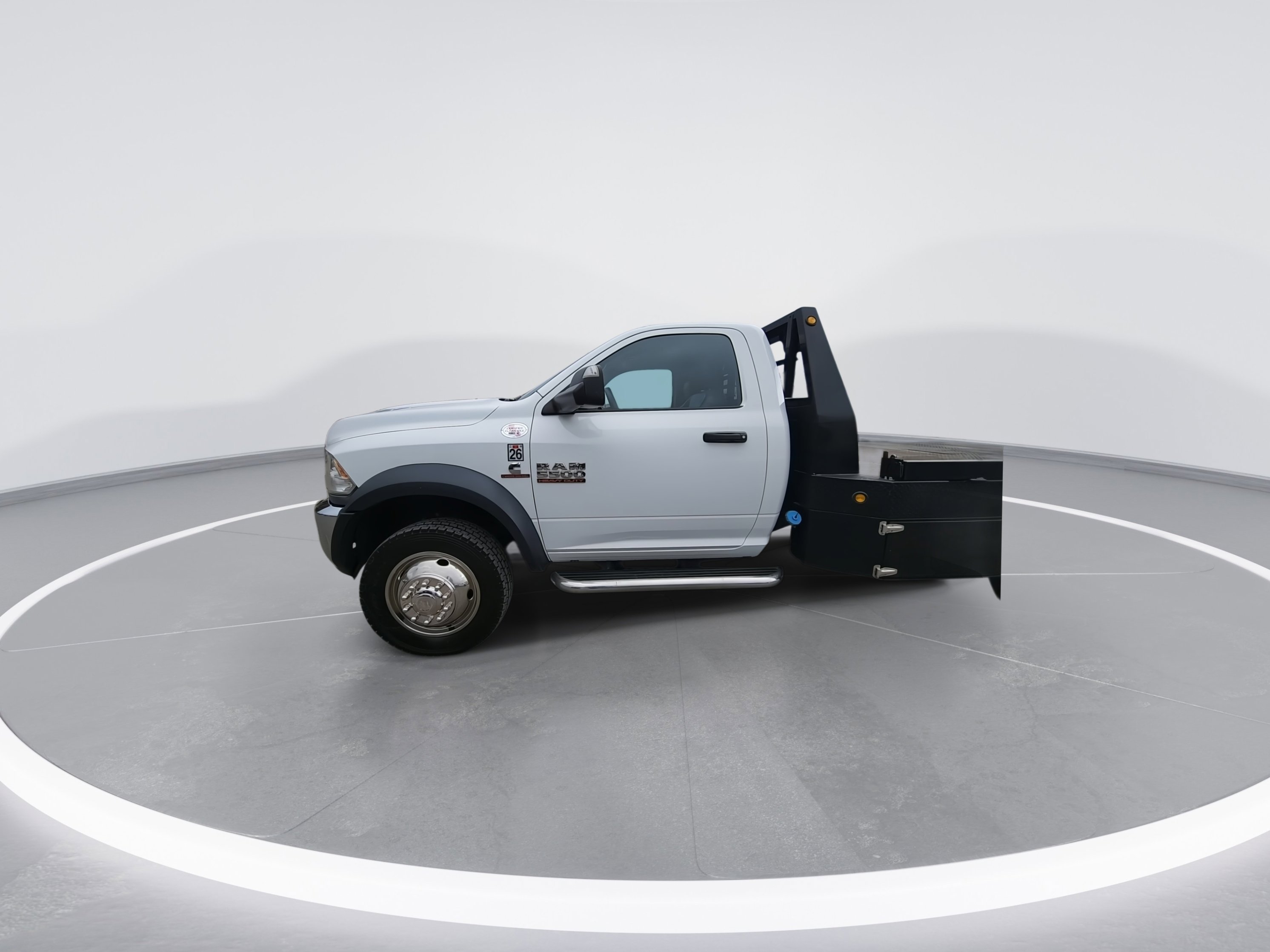 Used 2018 RAM 5500 Tradesman w/ Power & Remote Entry Group image 5
