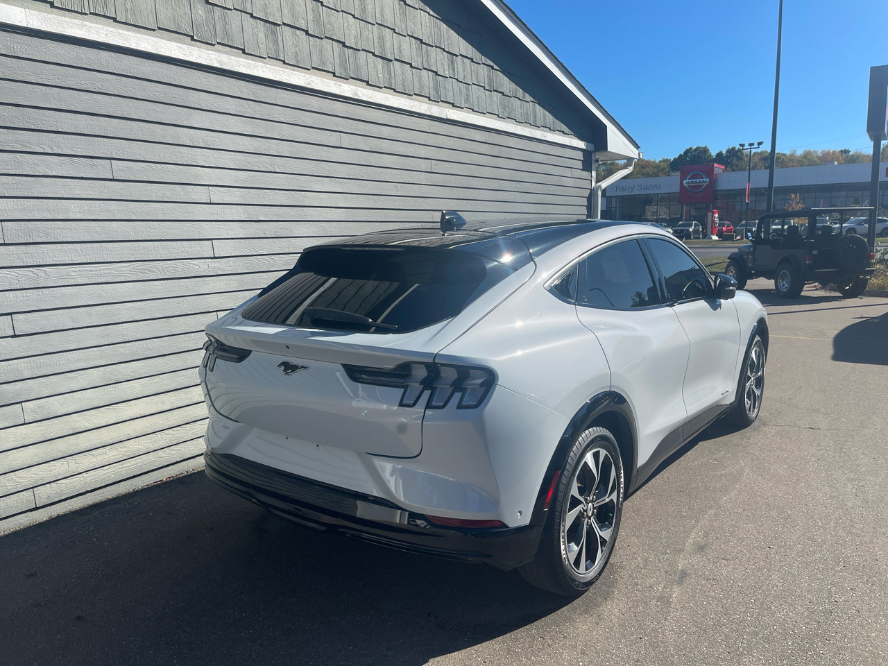 Used 2023 Ford Mustang Mach-E Premium image 9