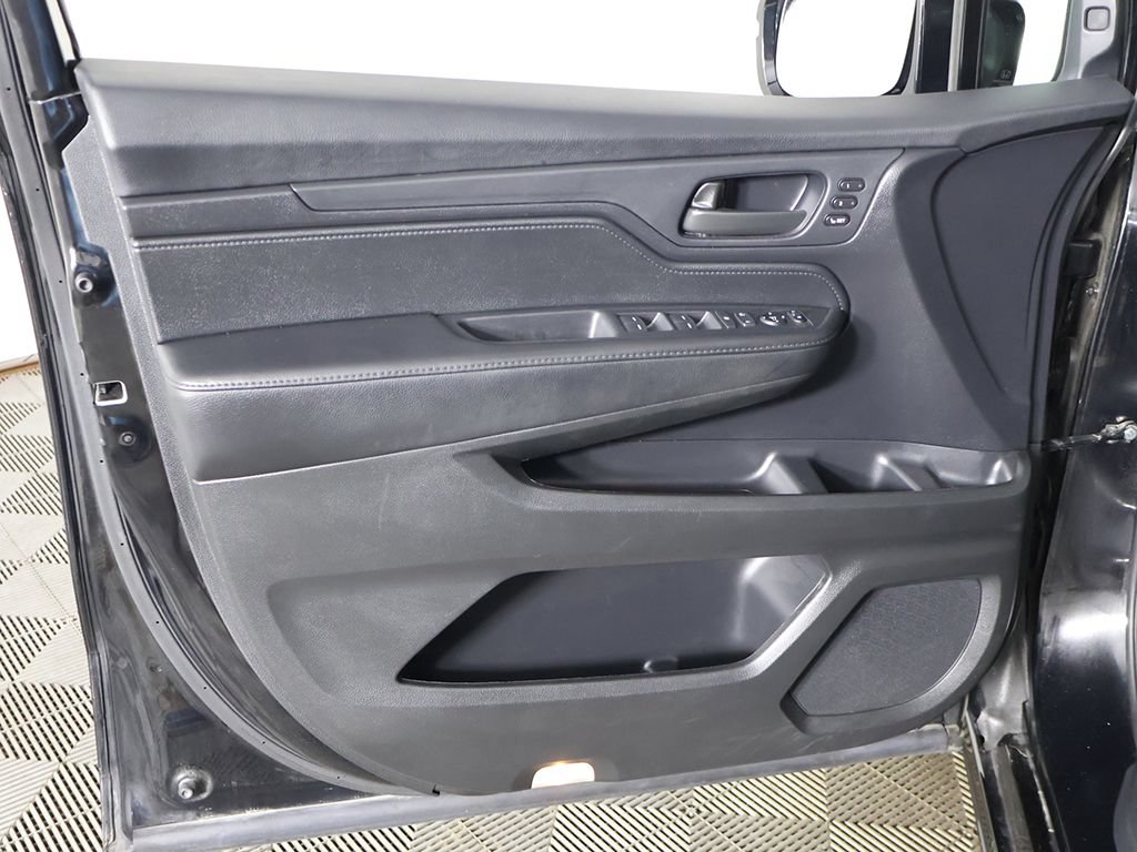 Used 2025 Honda Odyssey Sport-L image 25