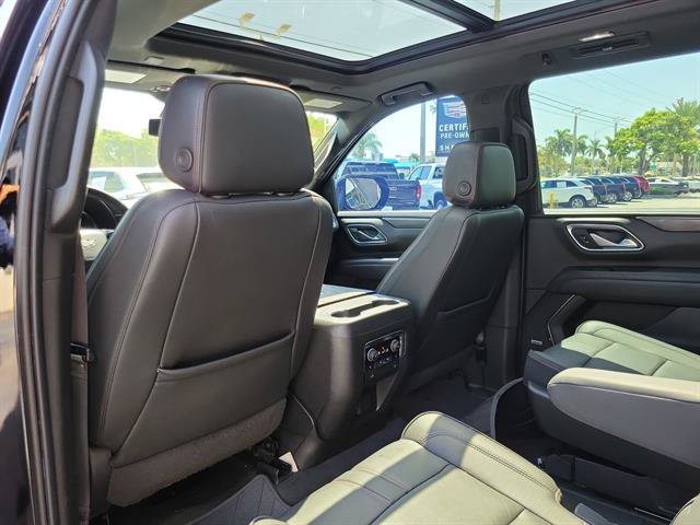 Used 2022 Chevrolet Suburban RST w/ Luxury Package RWD image 11