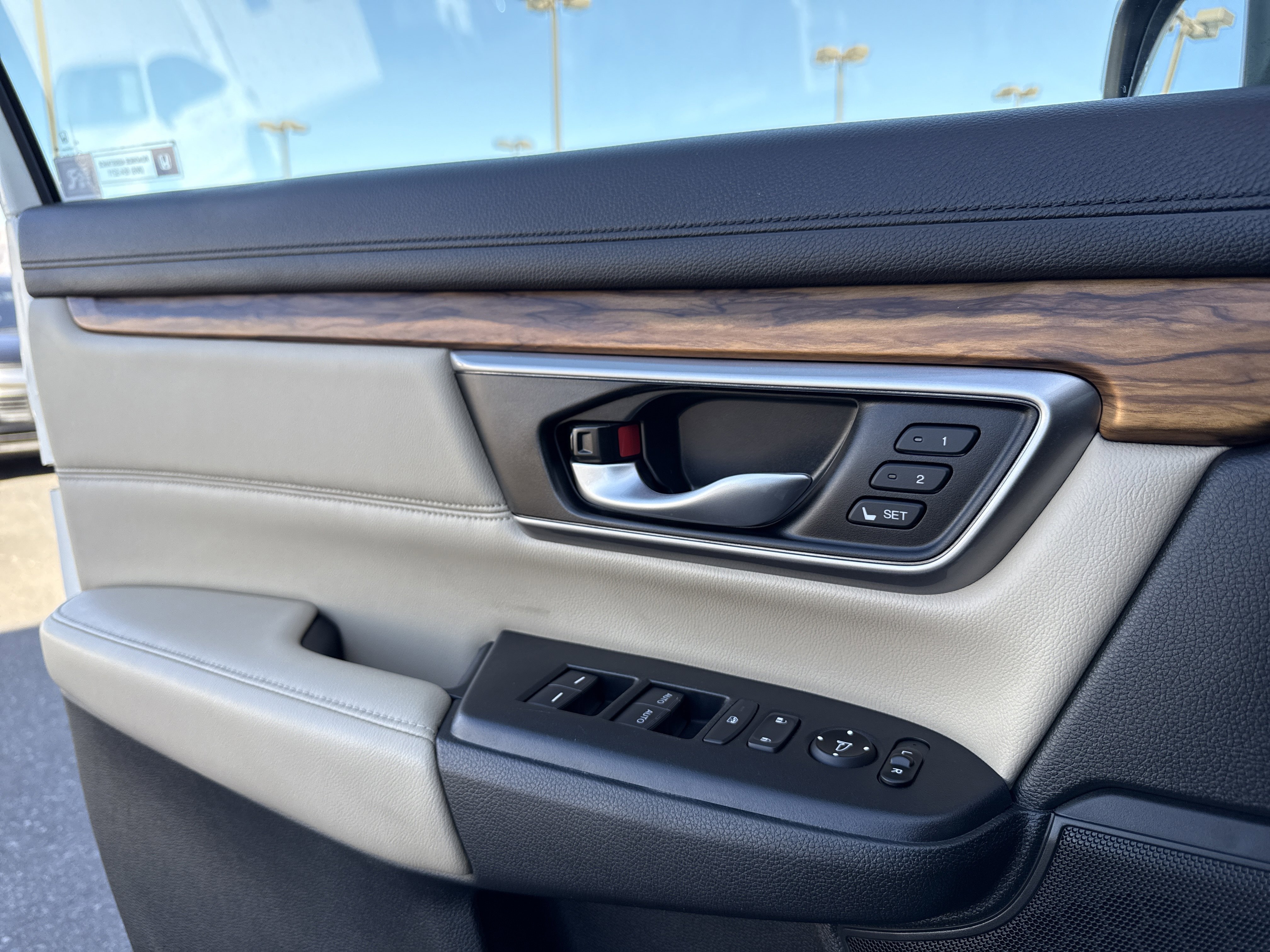 Used 2018 Honda CR-V Touring image 15