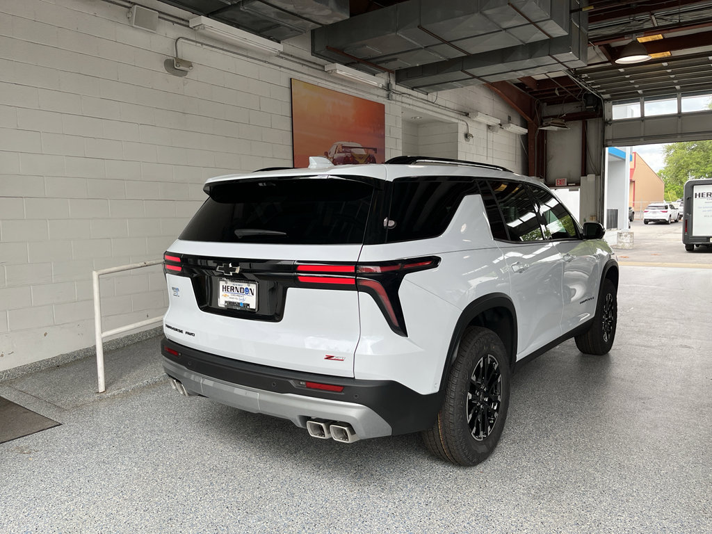 New 2026 Chevrolet Traverse Z71 w/ Enhanced Driving Package AWD/4WD image 11