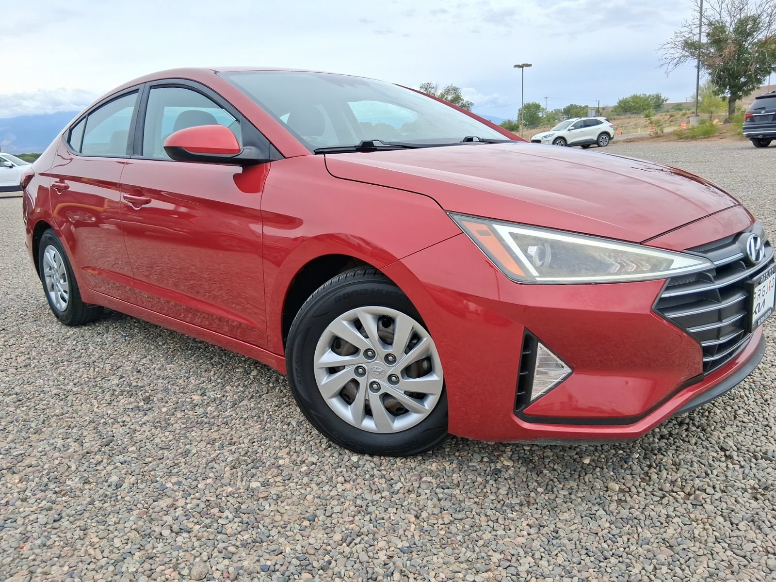 Used 2020 Hyundai Elantra SE FWD image 4