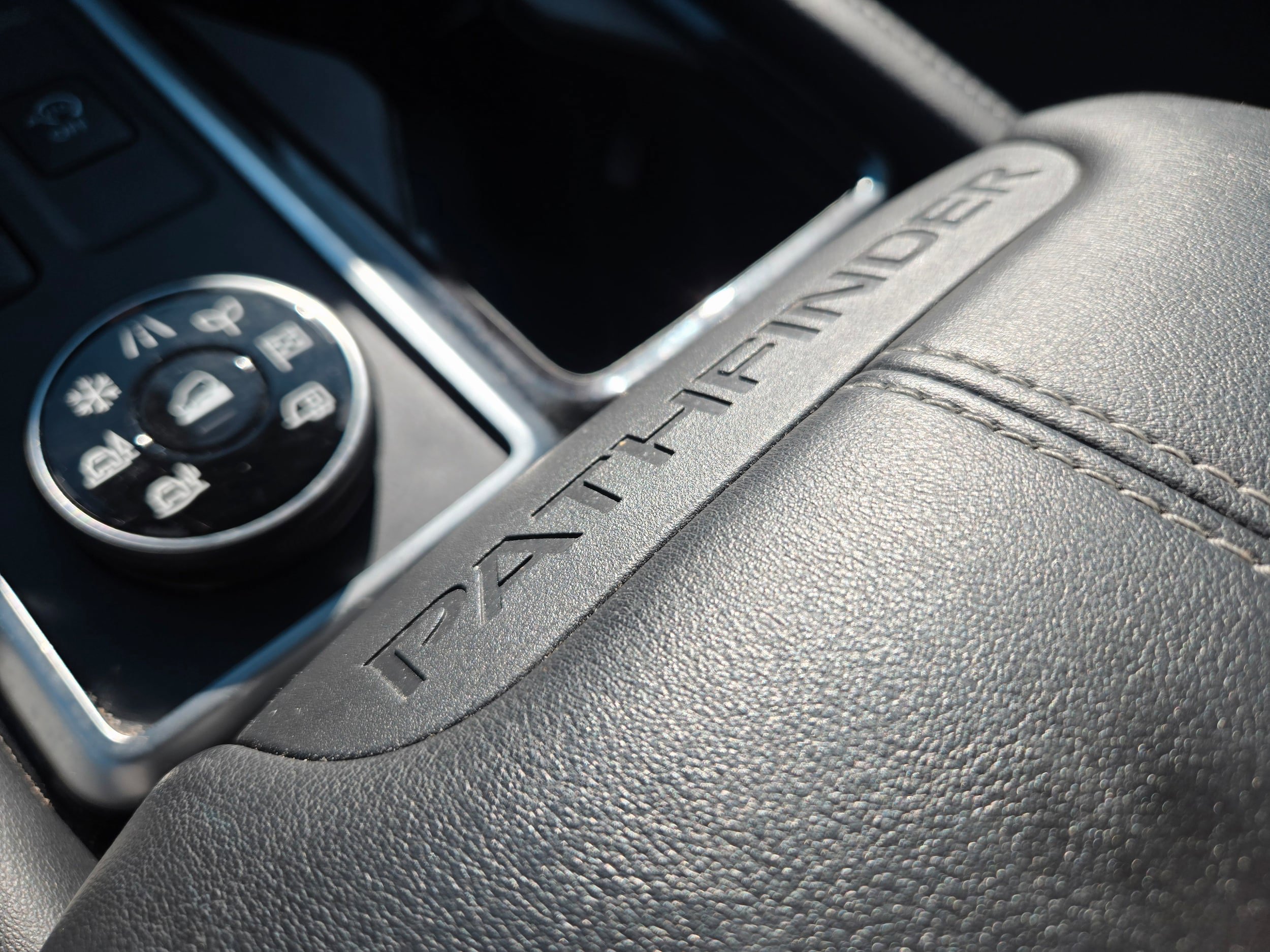 Certified 2024 Nissan Pathfinder SV AWD/4WD image 15
