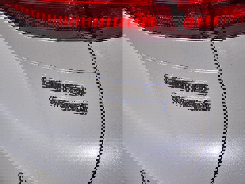 Used 2021 Toyota Venza Limited image 9