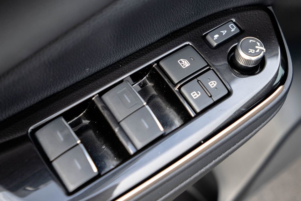 Used 2026 Toyota Crown Limited w/ Advanced Technology Package image 18