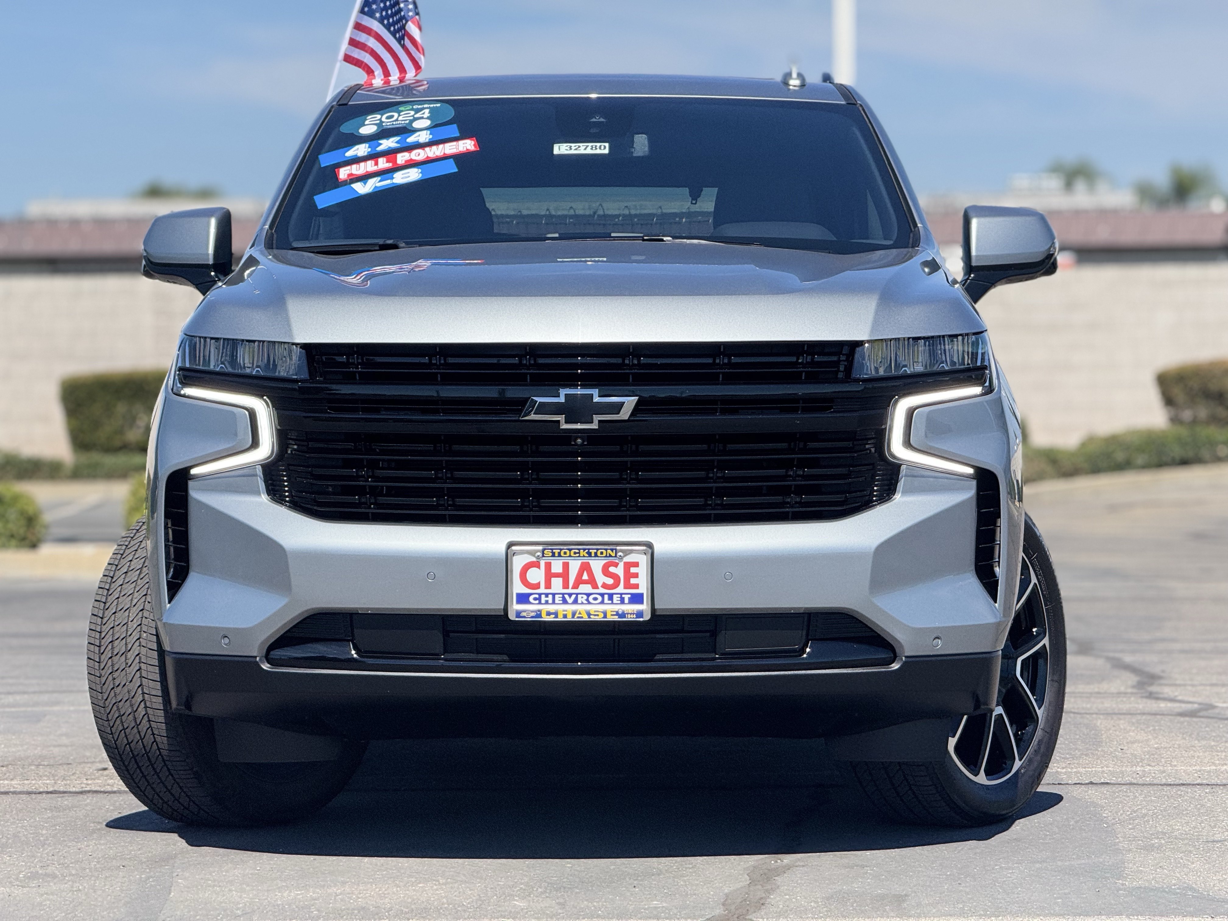 Used 2024 Chevrolet Tahoe RST w/ Luxury Package AWD/4WD image 2