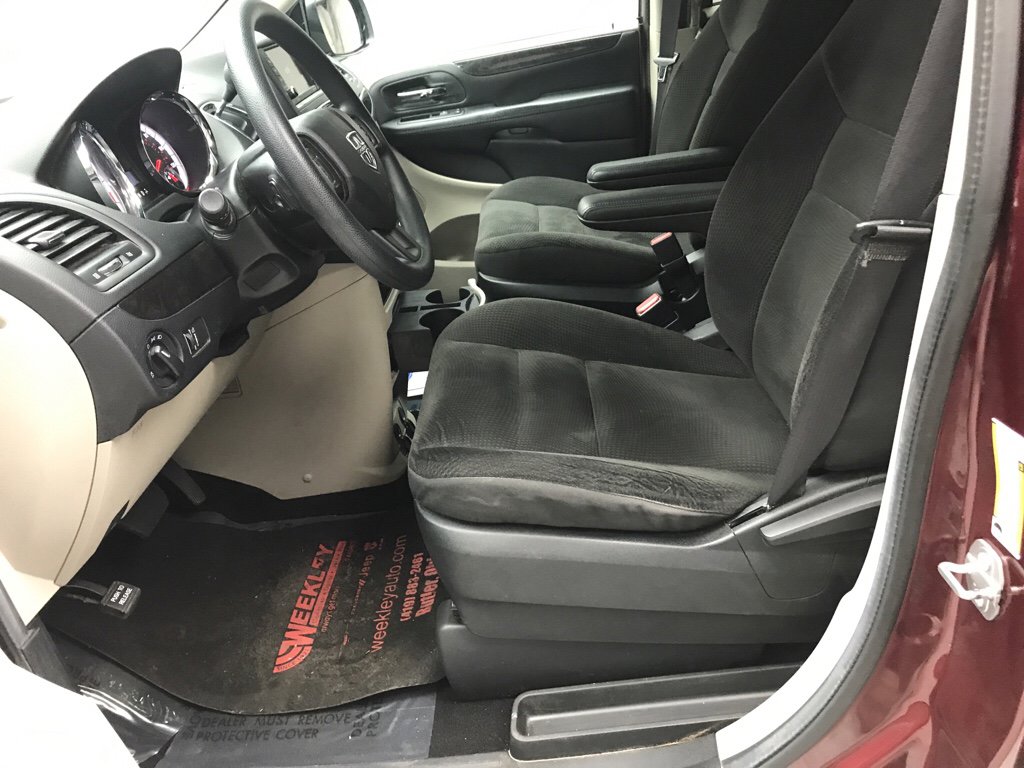 Used 2018 Dodge Grand Caravan SE image 9