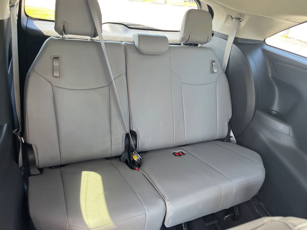 Used 2025 Toyota Sienna XLE AWD/4WD image 26