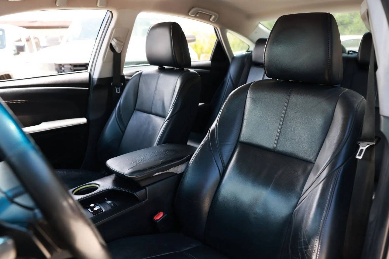 Used 2015 Toyota Avalon XLE FWD image 30