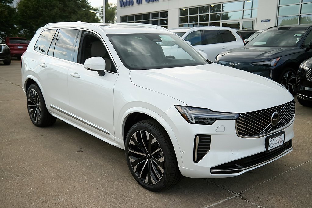 New 2026 Volvo XC90 T8 Plus image 4