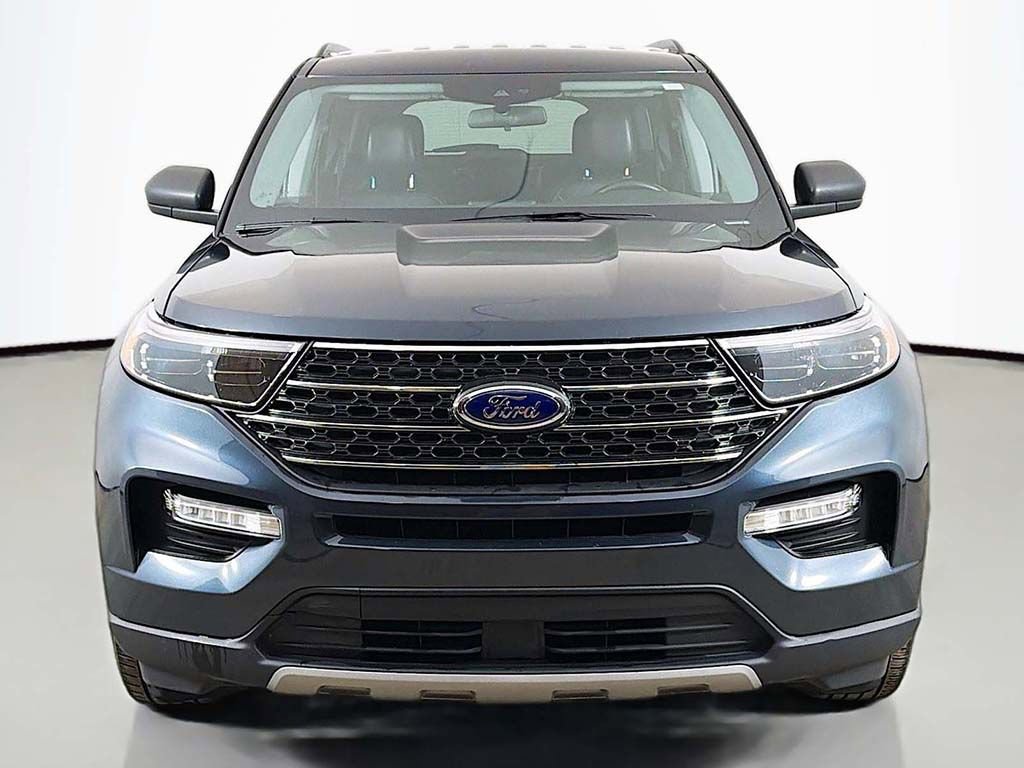Used 2022 Ford Explorer XLT w/ Equipment Group 202A image 10
