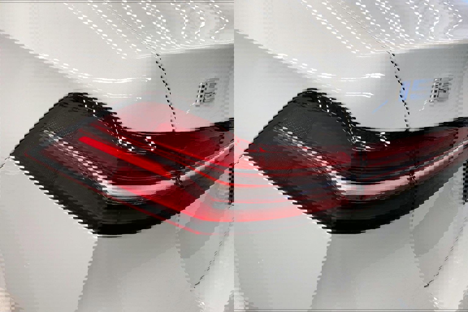 Used 2025 BMW i5 xDrive40 w/ Premium Package image 28