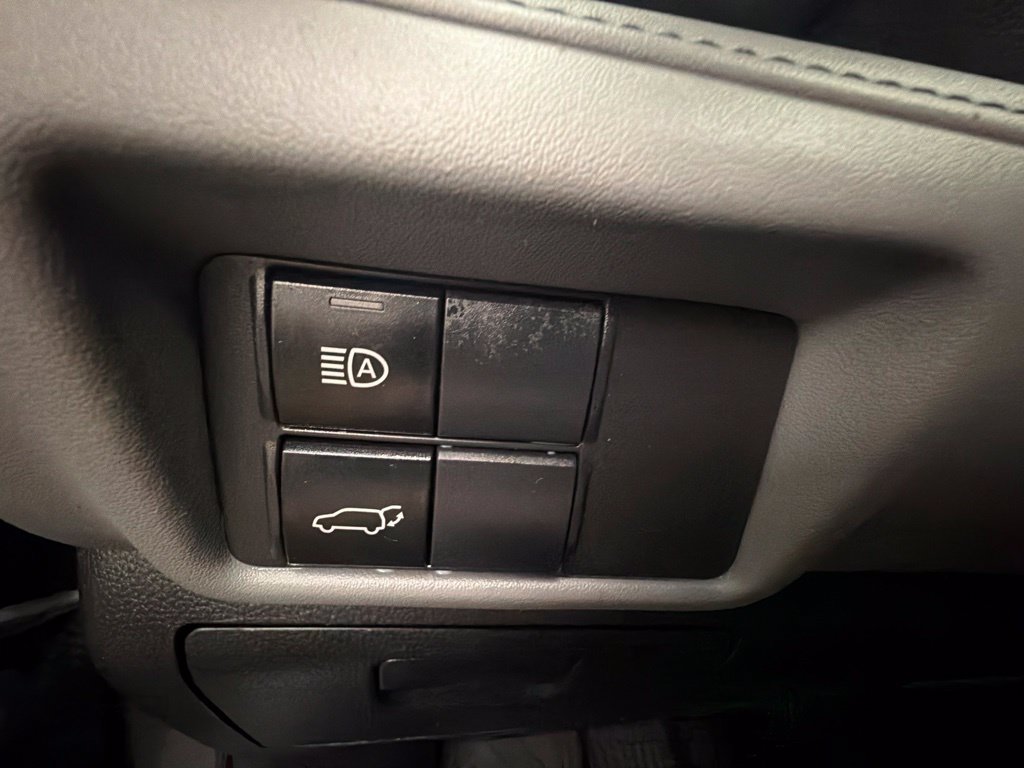 Used 2022 Toyota Highlander XLE AWD/4WD image 20
