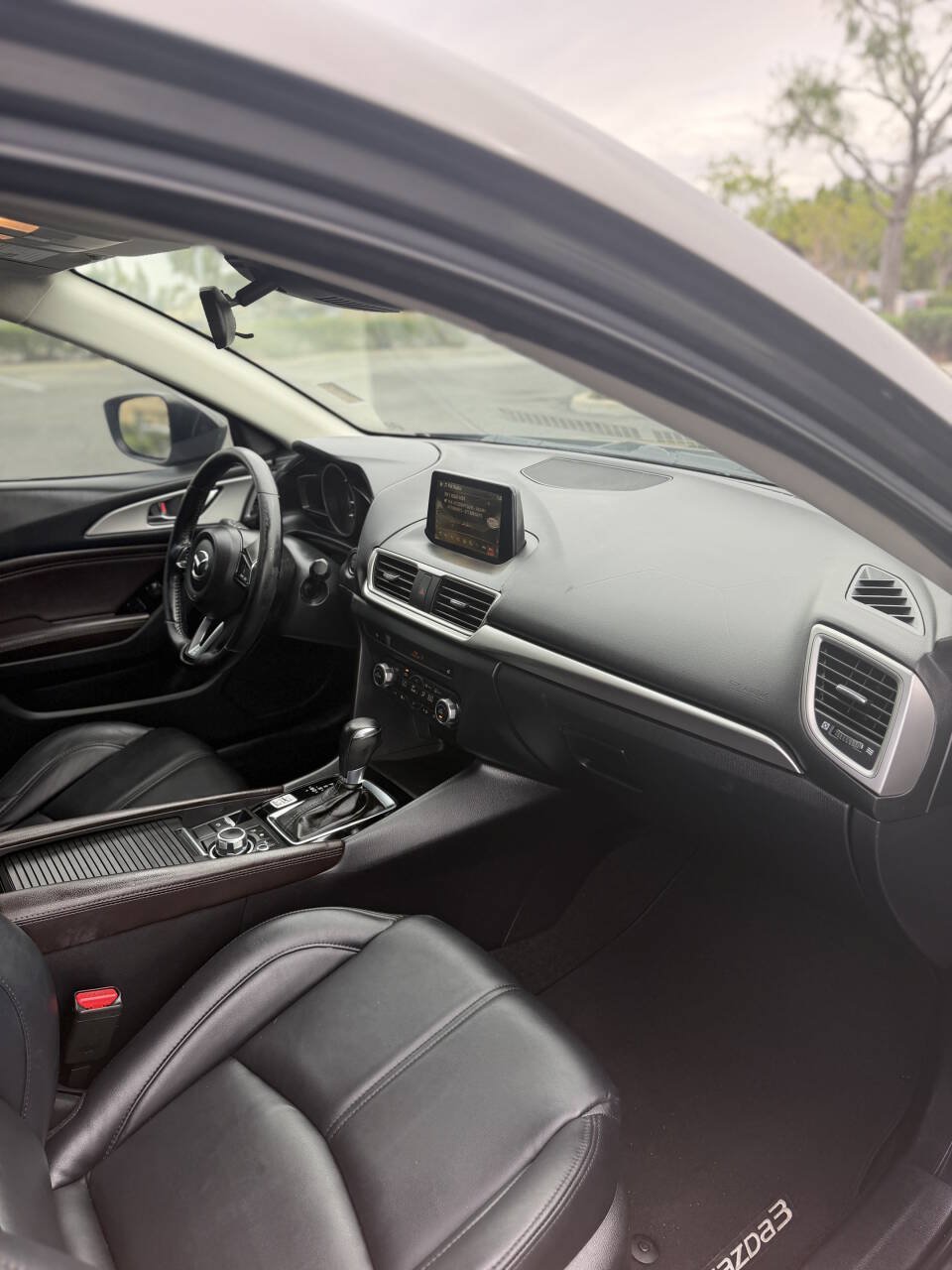 Used 2017 MAZDA MAZDA3 Touring FWD image 9