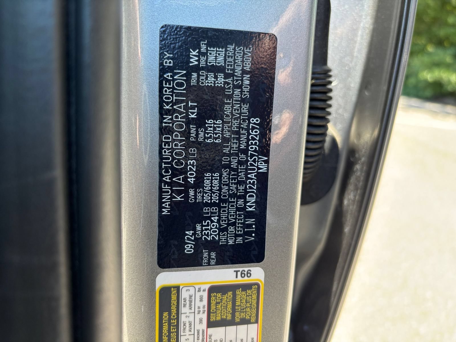 Used 2025 Kia Soul LX w/ LX Technology Package FWD image 28