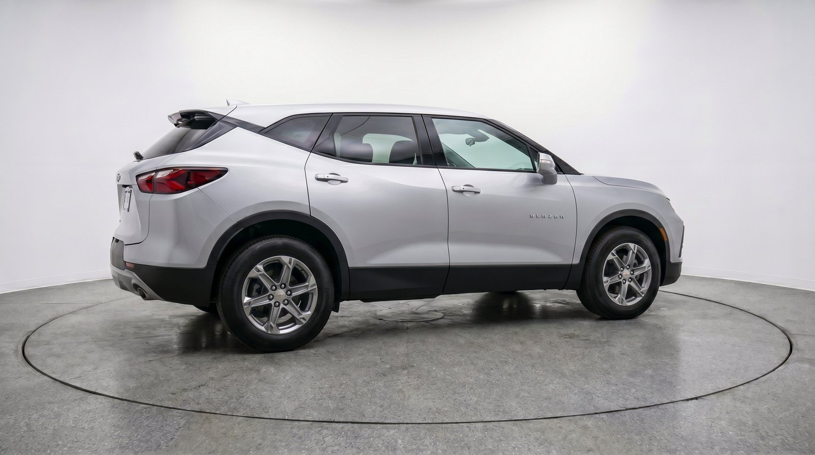 Used 2025 Chevrolet Blazer LT FWD image 9