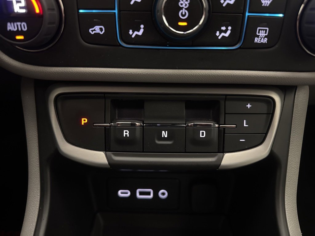 Used 2023 GMC Terrain SLE w/ Driver Convenience Package image 29