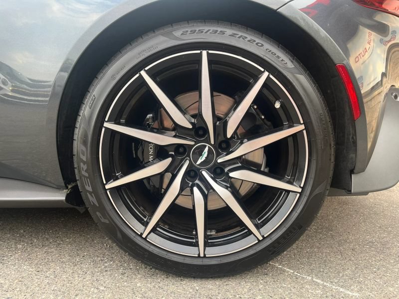 Used 2020 Aston Martin V8 Vantage Coupe RWD image 27