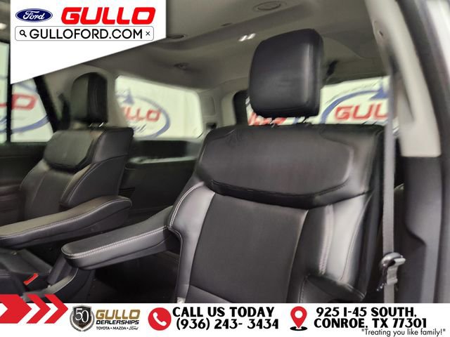 Used 2025 Ford Expedition Platinum w/ Driver's Package AWD/4WD image 13
