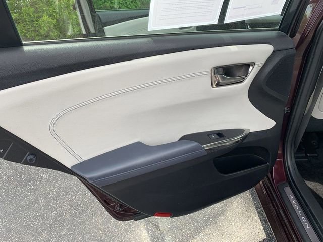 Used 2014 Toyota Avalon Limited FWD image 15
