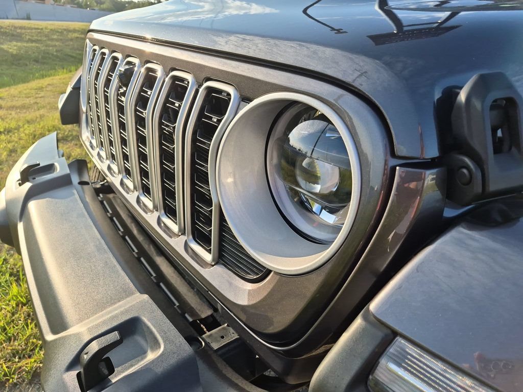Used 2026 Jeep Wrangler Unlimited Sahara AWD/4WD image 7