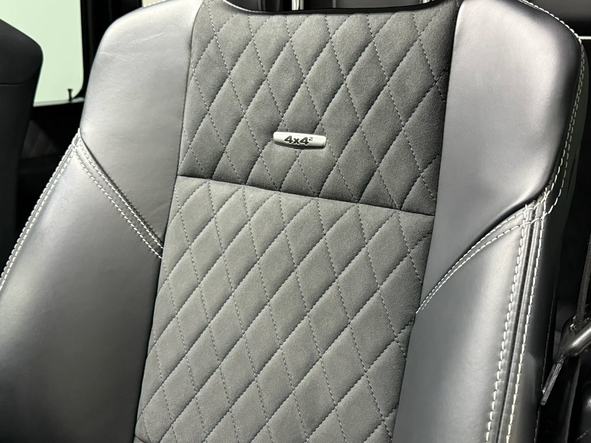 Used 2018 Mercedes-Benz G 550 Squared image 30