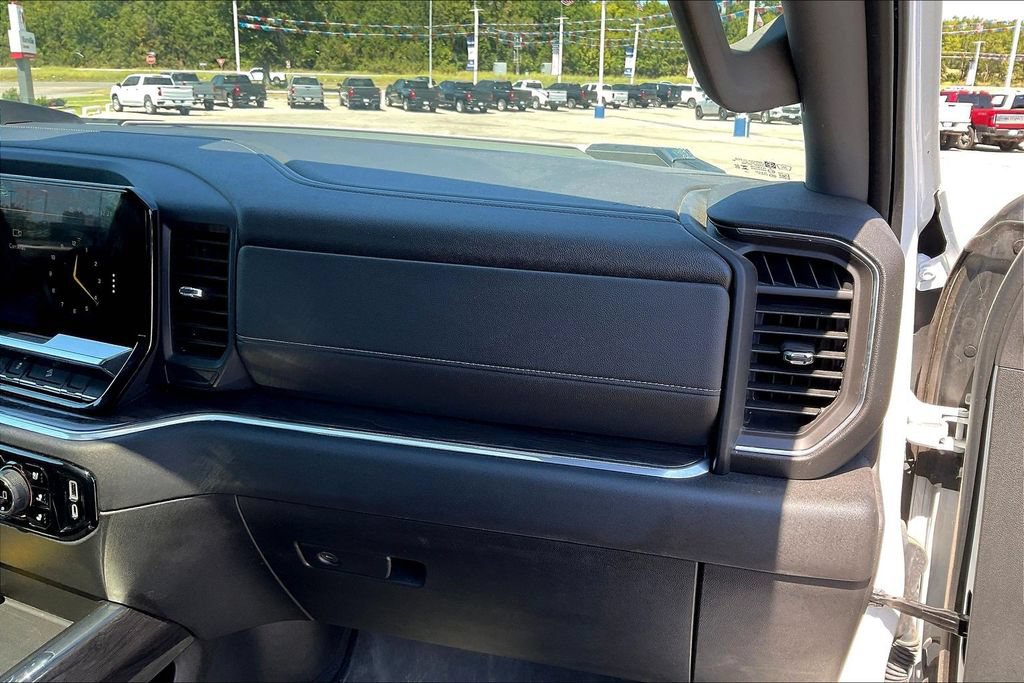 Used 2024 Chevrolet Silverado 2500 LTZ w/ LTZ Premium Package AWD/4WD image 17