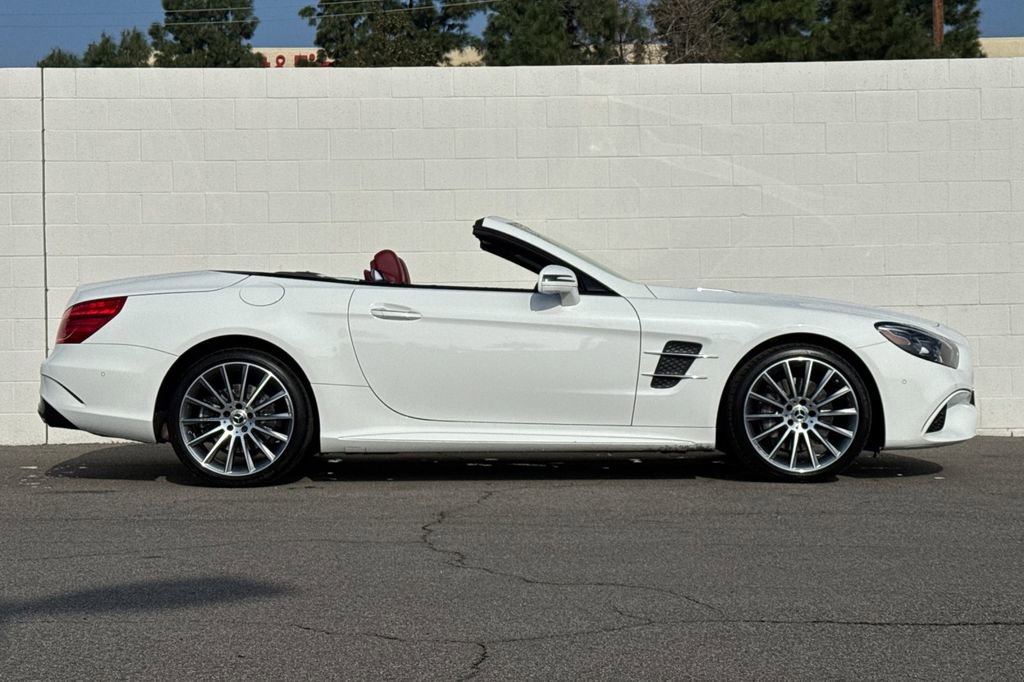 Used 2020 Mercedes-Benz SL 550 image 5