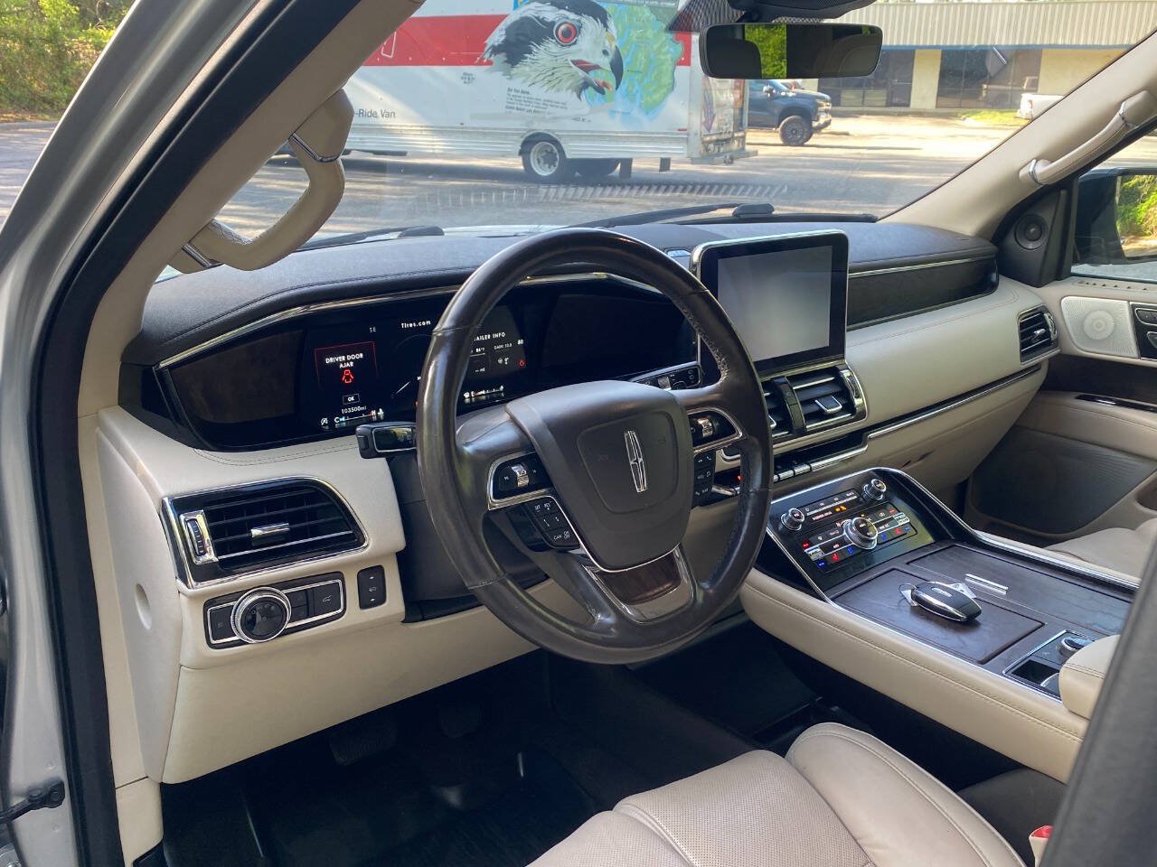 Used 2019 Lincoln Navigator Reserve AWD/4WD image 12
