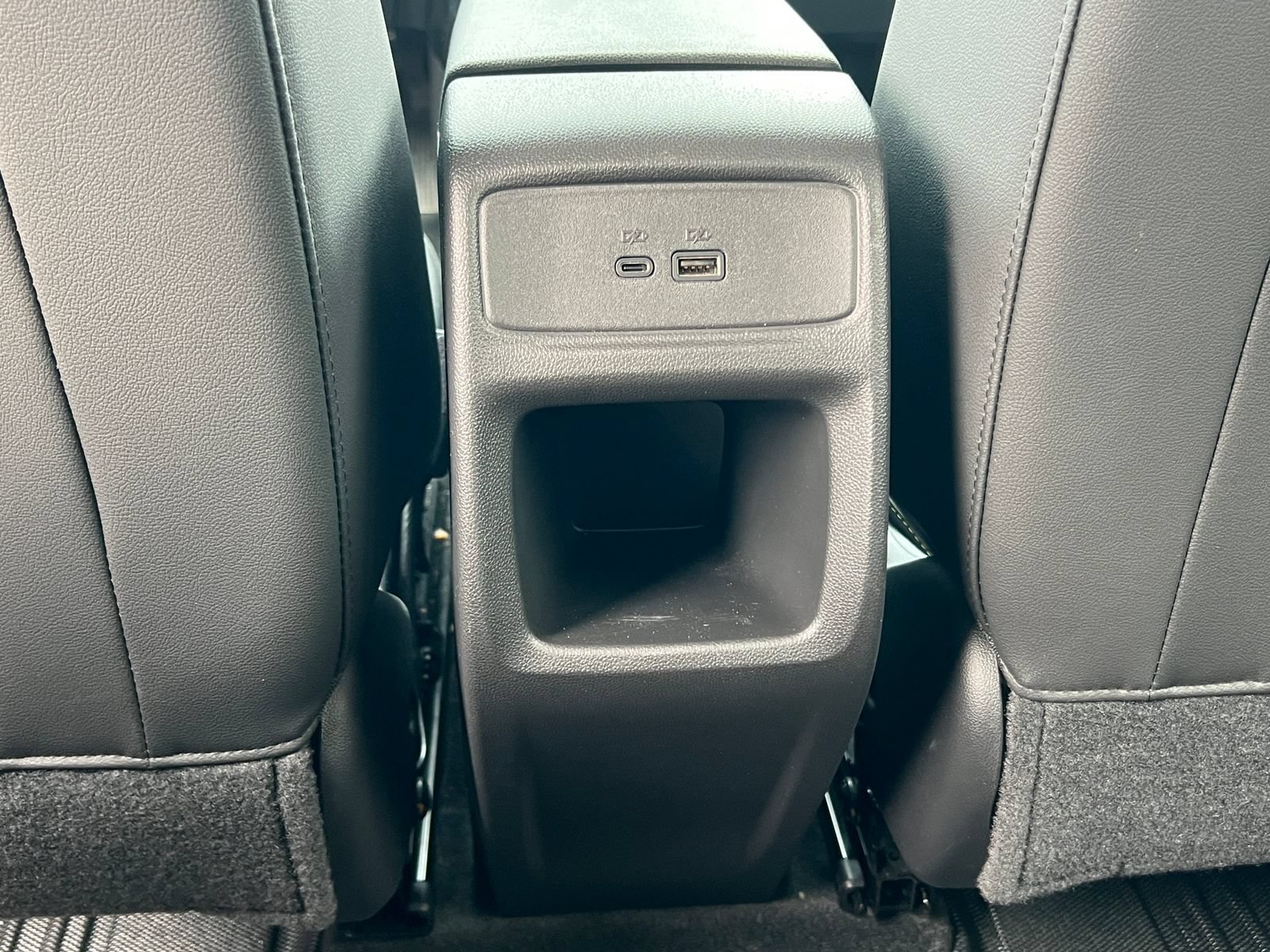 Used 2024 Chevrolet Trax LT w/ Driver Confidence Package FWD image 32
