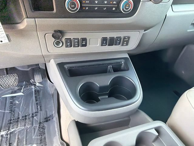 Used 2018 Nissan NV 3500 SL RWD image 25