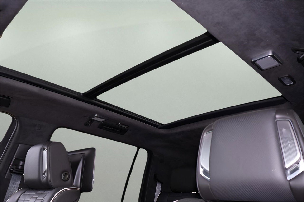 Certified 2023 Cadillac Escalade ESV Premium Luxury Platinum image 32