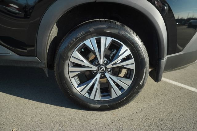 Used 2023 Nissan Rogue SV image 40